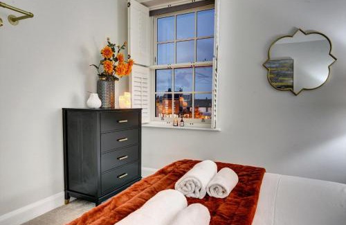 Ripon Apartment | Skyline Retreat: 4-Star Penthouse with City Views