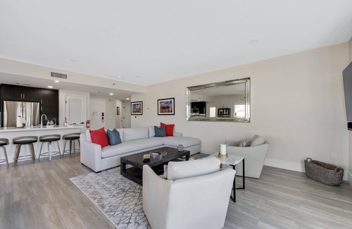 Lake Las Vegas Apartment | Discover The Penthouse in Lake Las Vegas with Scenic Views