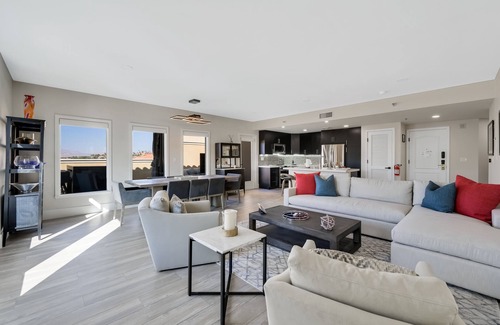 Lake Las Vegas Apartment | Discover The Penthouse in Lake Las Vegas with Scenic Views
