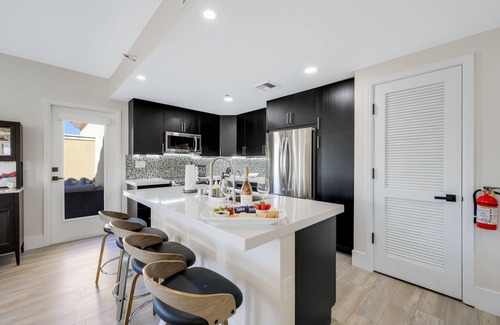 Lake Las Vegas Apartment | Discover The Penthouse in Lake Las Vegas with Scenic Views
