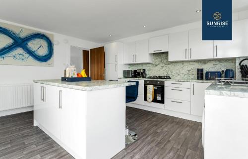 Dundee Apartment | Riverside Penthouse: Breathtaking Views & Family-Friendly