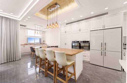 Jerusalem City Centre Apartment | Elegant 4BDR Penthouse at Haneviim Court with Great Amenities