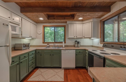 Innsbrook Ski Chalet | Unforgettable Stay at The Perch Chalet with Ocean Views
