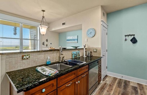 Galveston Apartment | Discover The Perfect Bay-Front Escape with Ocean Views