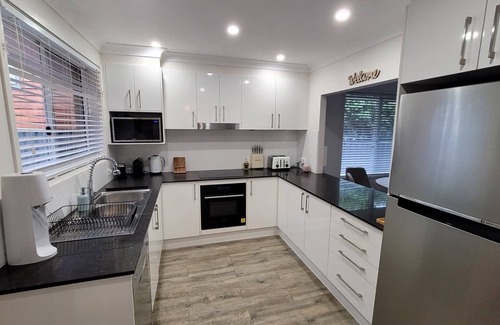 Diamond Beach Villa | Beachside Retreat: Pet-Friendly Haven with Ocean Views