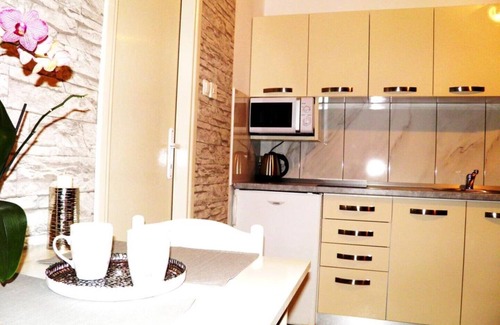 Bogovici Apartment | Discover Your Ideal Holiday City with Free Breakfast Included