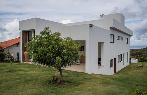 Igarassu House | Experience New Year's Eve with a Scenic View and Pool