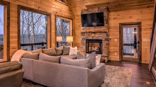 Cherry Log House | Experience The Perfect Landing with Spa and Hot Tub Amenities