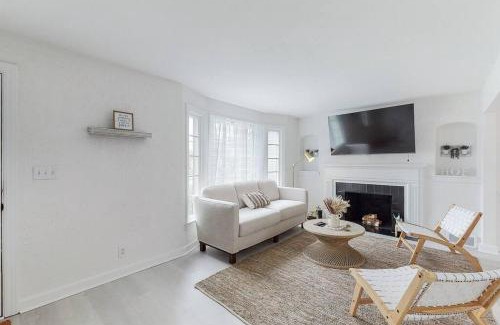 Canton House | HOF Village: Modern 3BR Remodel, Family-Friendly Comfort