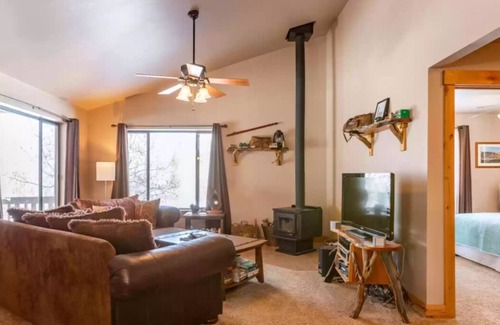 Thayne Cabin | Ideal Retreat for Outdoor Adventure and Culinary Delights