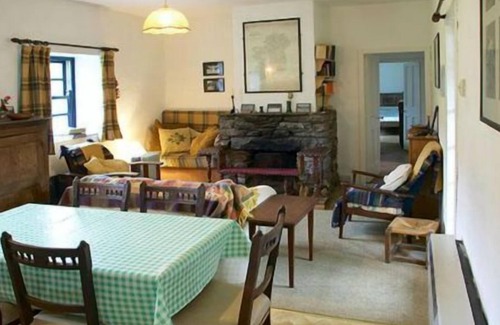 Tully Apartment | Relaxing Retreat: Step Back and Enjoy Family-Friendly Amenities