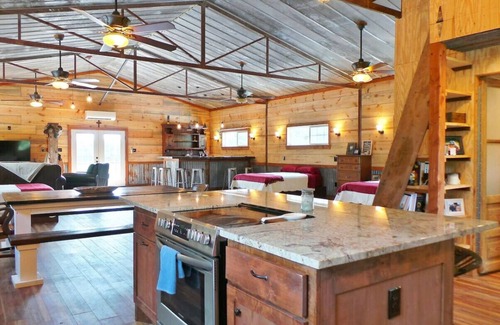Bryan House | Discover The Loft at Lucky Eagle: Your Ideal Secluded Retreat