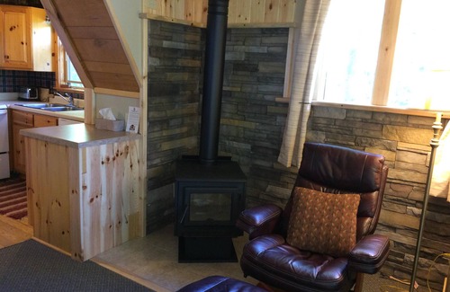 Fairview Cabin | Serene Retreat: Unwind with Oceanfront Views & Top Amenities