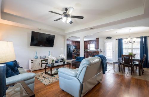 Valdosta House | Your Relaxing Getaway - Family-Friendly Stays Await