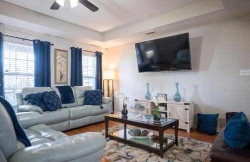 Valdosta House | Your Relaxing Getaway - Family-Friendly Stays Await