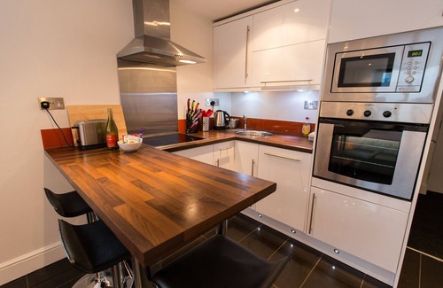 Mortehoe Apartment | Cozy Woolacombe Beach Studio with Ocean View Amenities