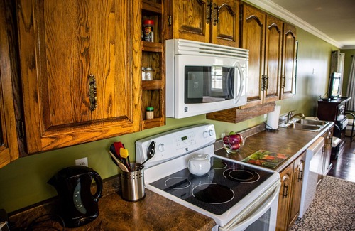 Rocky Harbour Cottage | Top-Rated Ocean View at The Peridot Retreat