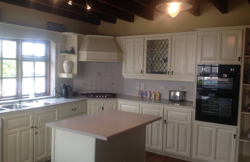 Duncannon House | Cozy Fisherman’s Cottage - Guest Rated 8.6/10 with Kitchen