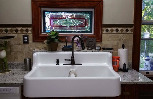 Cornish Bed & Breakfast | Exceptional The Perkins House: Breakfast & Kitchen Amenities