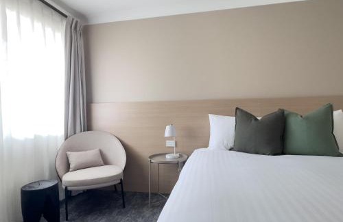 Moree Hotel | Family-Friendly Dragon Phoenix Resort with Pool & Hot Tub