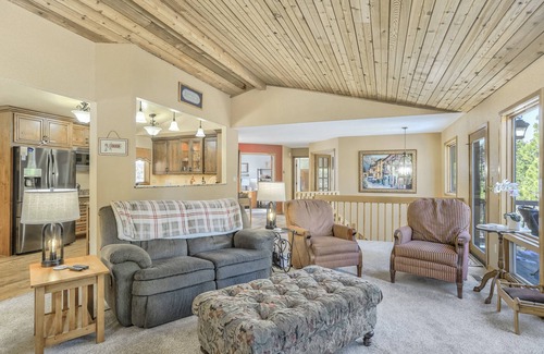Woodmoor House | Discover The Phone Booth: Family-Friendly with Breakfast