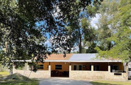 Apopka Villa | Discover The Piano House: 4-Star Oceanfront Retreat