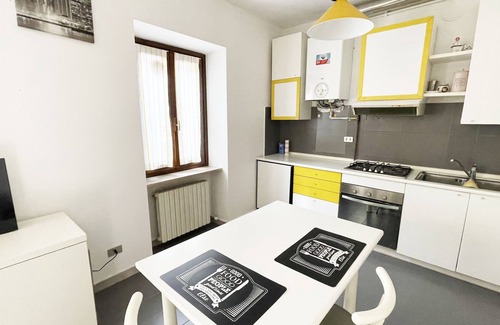 Rione Centro Apartment | Discover The Piazzetta: Family-Friendly Hotel in Biella