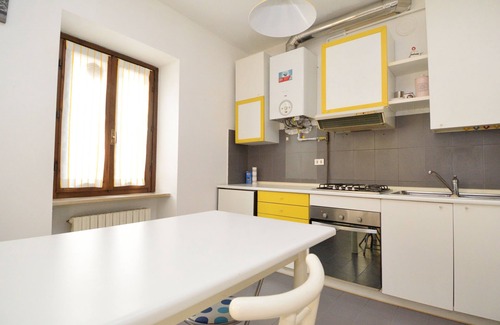 Rione Centro Apartment | Discover The Piazzetta: Family-Friendly Hotel in Biella