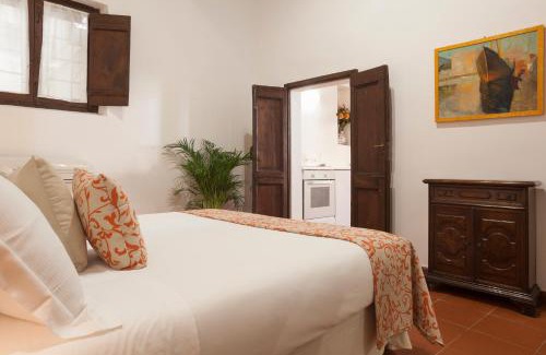 Rione V Ponte Apartment | Child-Friendly Comfort at The Piccolo Apartment