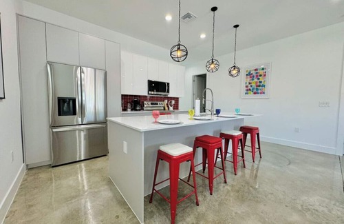East Naples House | Discover The Pickleball Haven of Naples with Ocean Views