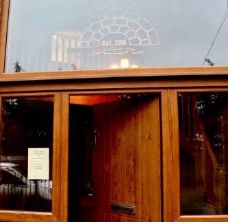 Goole Hotel | Top-Rated The Pig Inn: Family-Friendly Stay with Dining