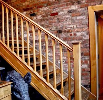 Goole Hotel | Top-Rated The Pig Inn: Family-Friendly Stay with Dining