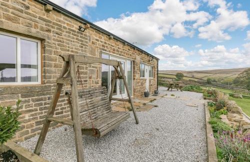 East Morton House | Discover The Piggery: 4-Star Pet Friendly Escape