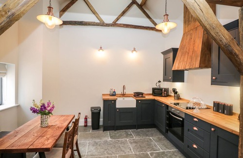 Hereford House | Discover The Piggery: Pet-Friendly Cottage with Hot Tub