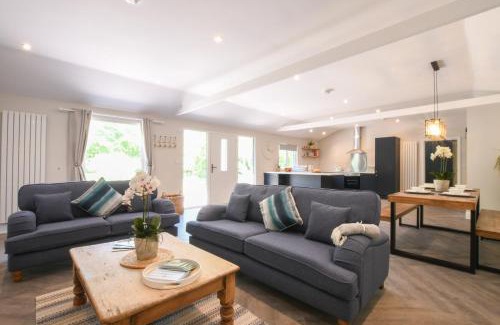 Martlesham Heath House | Cozy Retreat at The Piglets - Pet & Child Friendly Stay