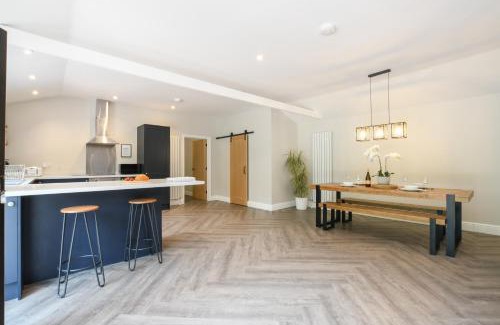 Martlesham Heath House | Cozy Retreat at The Piglets - Pet & Child Friendly Stay