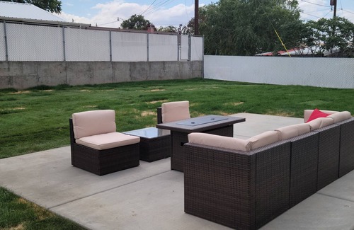 Pilot Rock House | Experience The Pilot Rock Oasis: Pet-Friendly & Family Welcome
