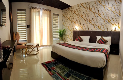 Varanasi Resort | The Pinaki resort & Club