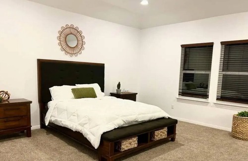 Bastrop House | Discover The Pine House: Spa Retreat & Family Friendly