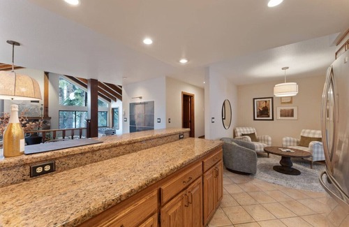 Kingswood Estates House | Pinecrest Retreat: Beach Access, Hot Tub & Breathtaking Views