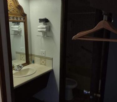 St. Maries Hotel | Pet-Friendly Stay at The Pines Motel - 4-Star Comfort Awaits