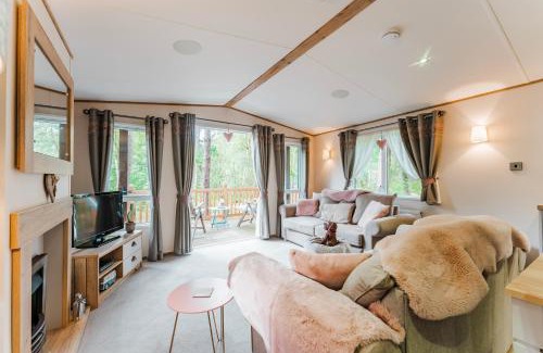Weybourne House | Discover The Pines: Family-Friendly Retreat with Hot Tub