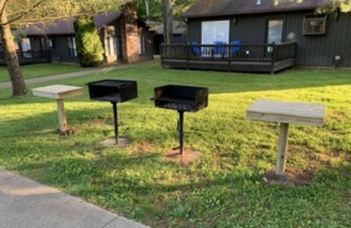 Apple Valley Condo | Explore The Pines of Apple Valley with Pool Access Pass!