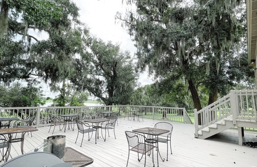Lakeland House | Experience The Pink House at Crews Lake Ranch: Pet Friendly