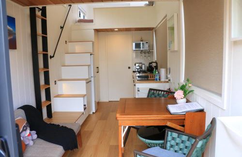 Cameron House | Experience The Pink Lake Tiny House - 'Sakura' Awaits You