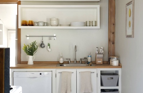 Morris Park House | Immerse Yourself in The Pink Pad: Ideal Twin Cities Retreat