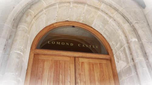 Arden Apartment | Guest Favorite: The Pipers No 7 Lomond Castle Retreat
