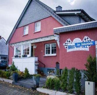 Hunerbach Bed & Breakfast | Oceanfront Bliss at The Place After the Race B&B
