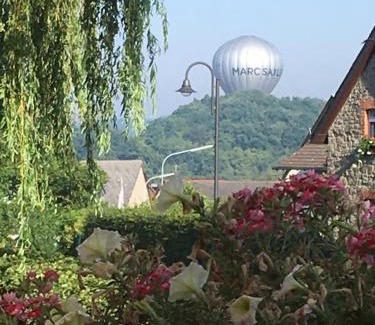 Hunerbach Bed & Breakfast | Oceanfront Bliss at The Place After the Race B&B