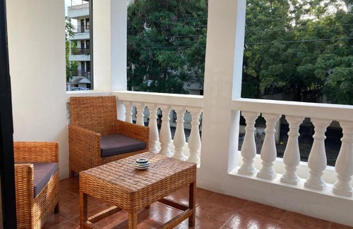 Msasani Bed & Breakfast | Cozy Oceanfront B&B: The Poolhouse with Private Pool